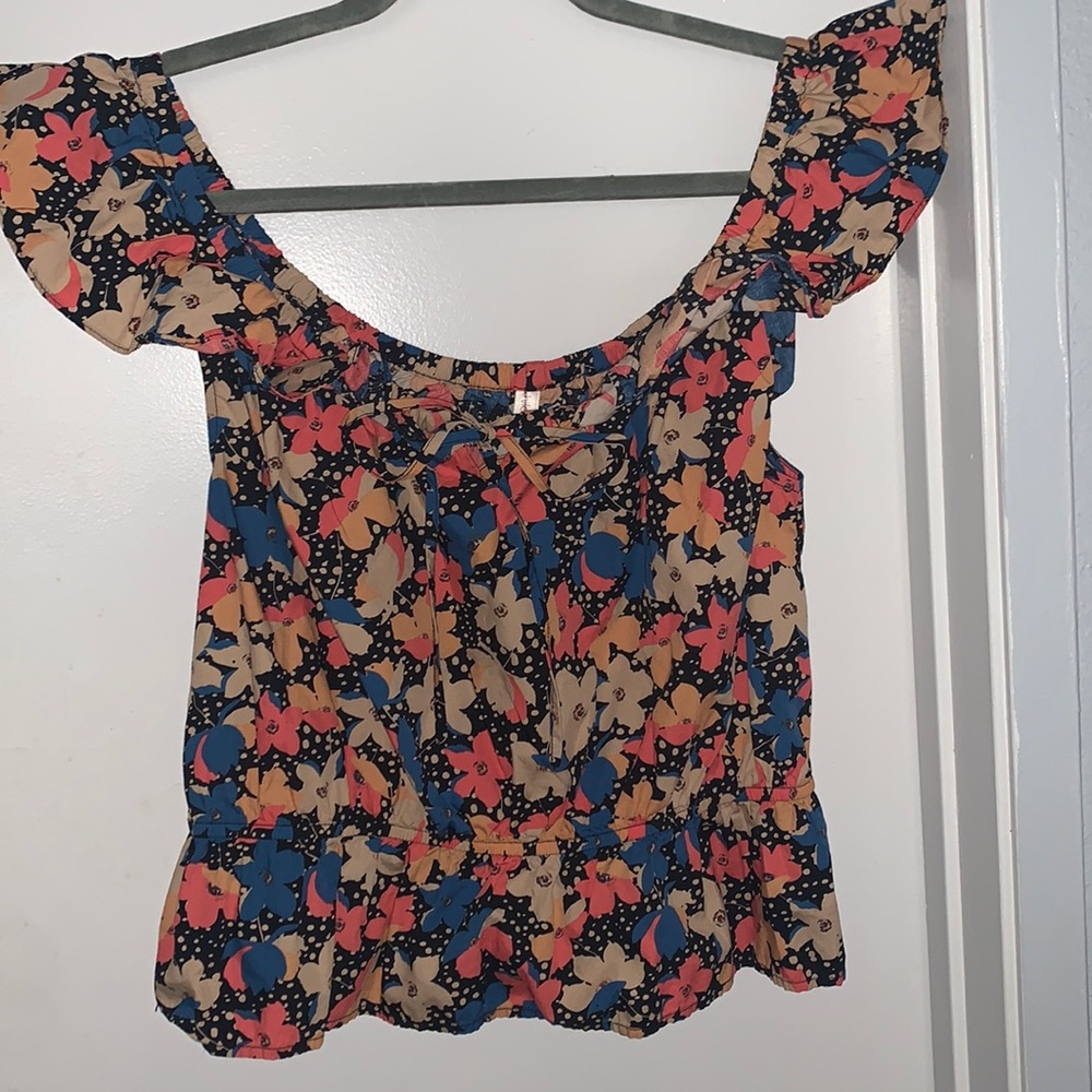 Off-Shoulder floral ruffled top